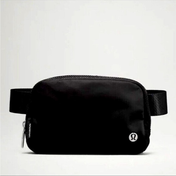 lululemon athletica Bags Nwt Lululemon Everywhere Belt Bag In Black